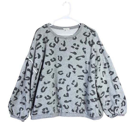 Easel Womens 2X Leopard Print Gray on Gray Sweatshirt (flaw) - Picture 1 of 16
